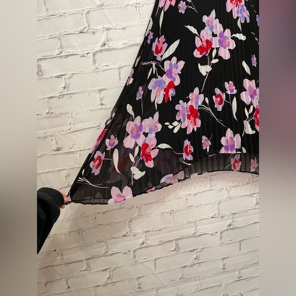 Calvin Klein Womens Pleated Skirt - NWT - Picture 8 of 9